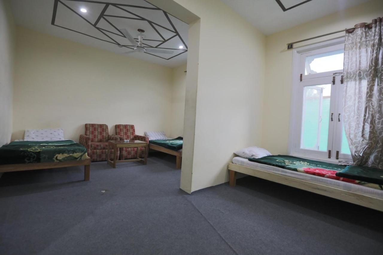ฮันซา ซิตี้ โฮเทล Hotel Karimabad  ภายนอก รูปภาพ