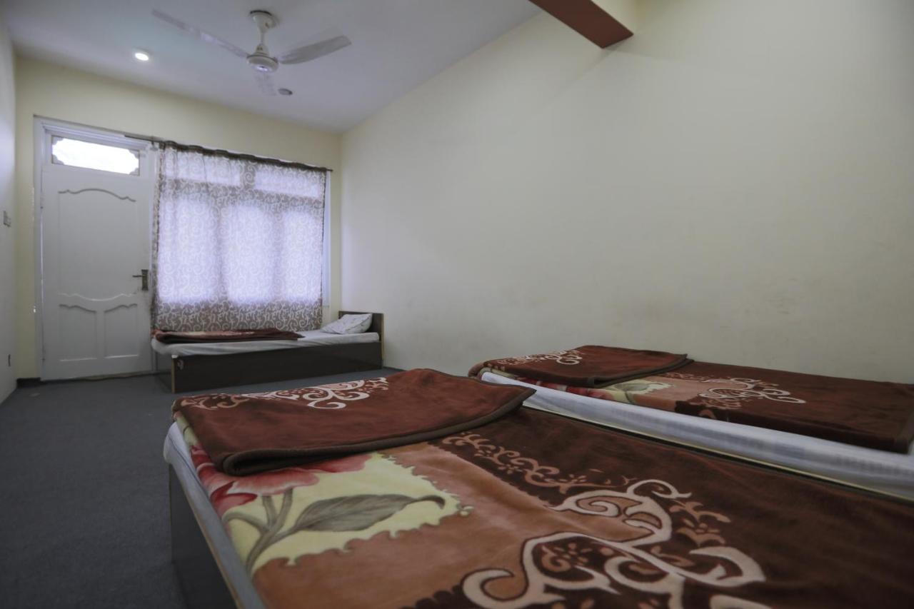 ฮันซา ซิตี้ โฮเทล Hotel Karimabad  ภายนอก รูปภาพ