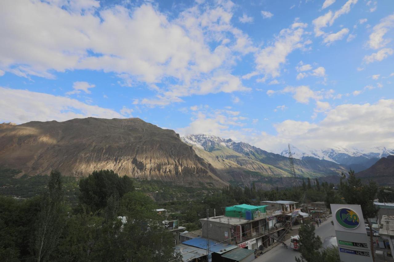 ฮันซา ซิตี้ โฮเทล Hotel Karimabad  ภายนอก รูปภาพ