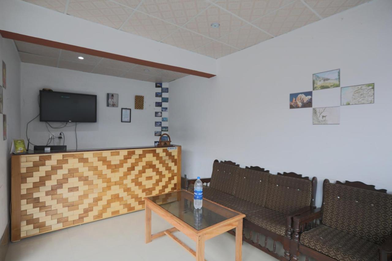 ฮันซา ซิตี้ โฮเทล Hotel Karimabad  ภายนอก รูปภาพ